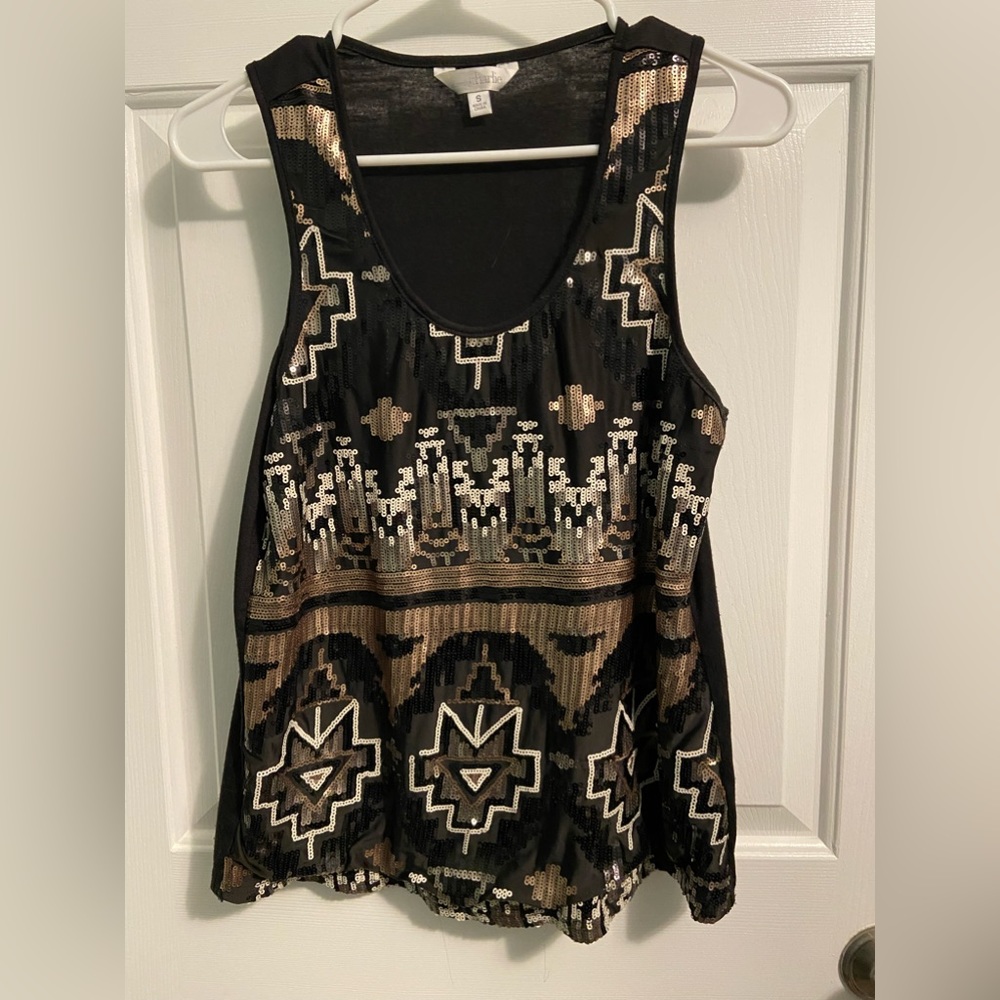 Cute geometric top!